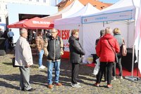 ŽIVĚ: Sledujte Blesk Ordinaci v Litoměřicích! Vystoupí hvězdy Voyo, zazpívá Vítek