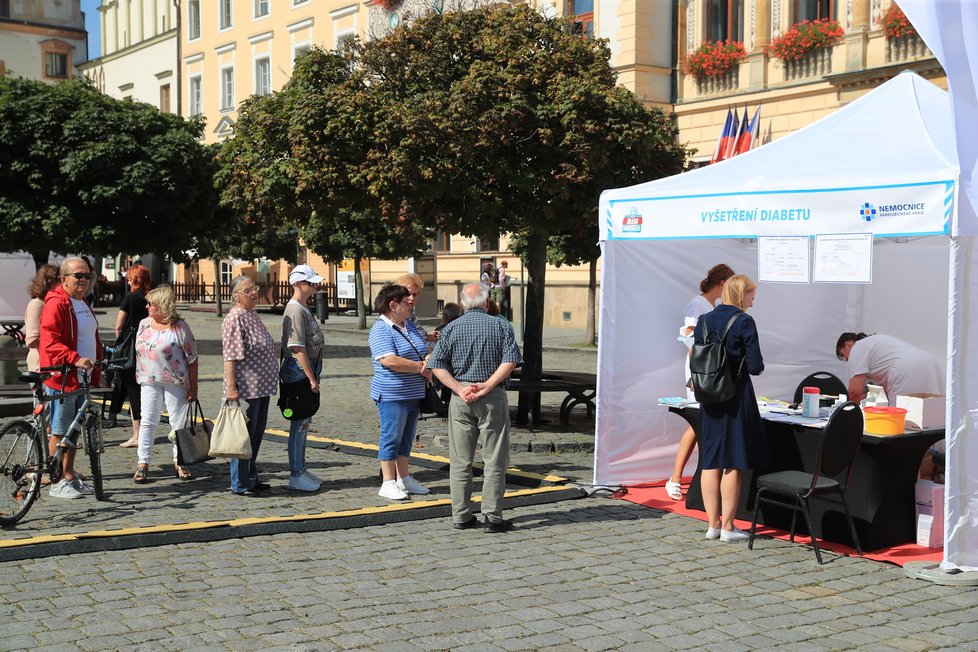 Blesk Ordinace na pardubickém Pernštýnském náměstí se plní zájemci o preventivní vyšetření.