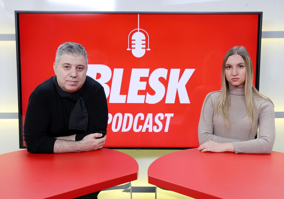 Hosty pořadu Blesk Podcast byla Anna Zajtsevová a režisér Jevgenyj Afinejevskyj.