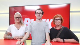 Hosty pořadu Blesk Podcast byly redaktorky z projektu Blesk tlapky - Jana Ulrichová a Kateřina Lang.