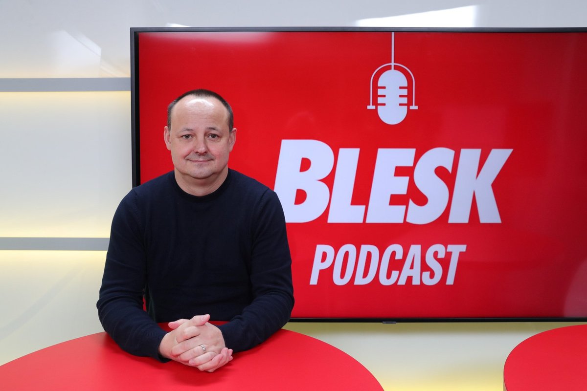 Hostem pořadu Blesk Podcast byl scénárista Jan Coufal. Promluvil o vzniku seriálu Kukačky.