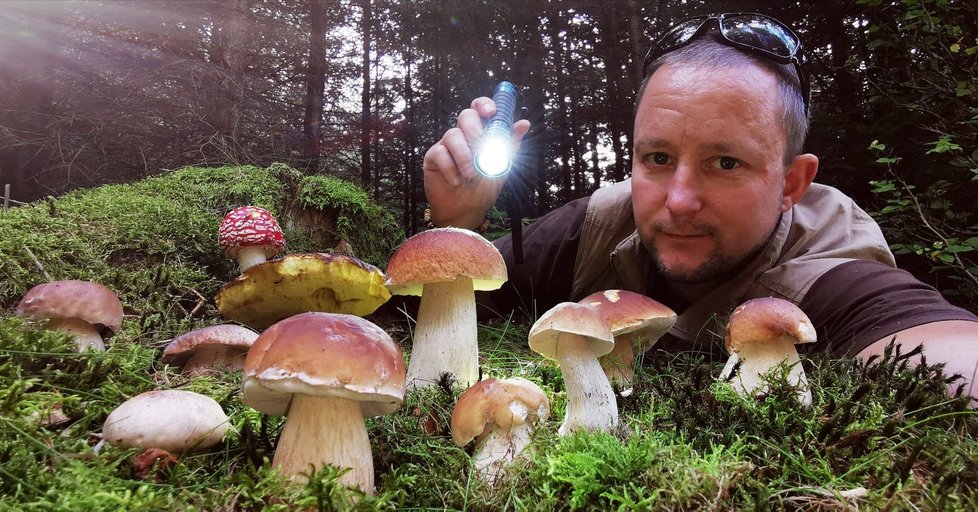Český fotograf Jan Hodač fotí krásné ženy, severočeskou krajinu, ale i jedinečné tuzemské houby.