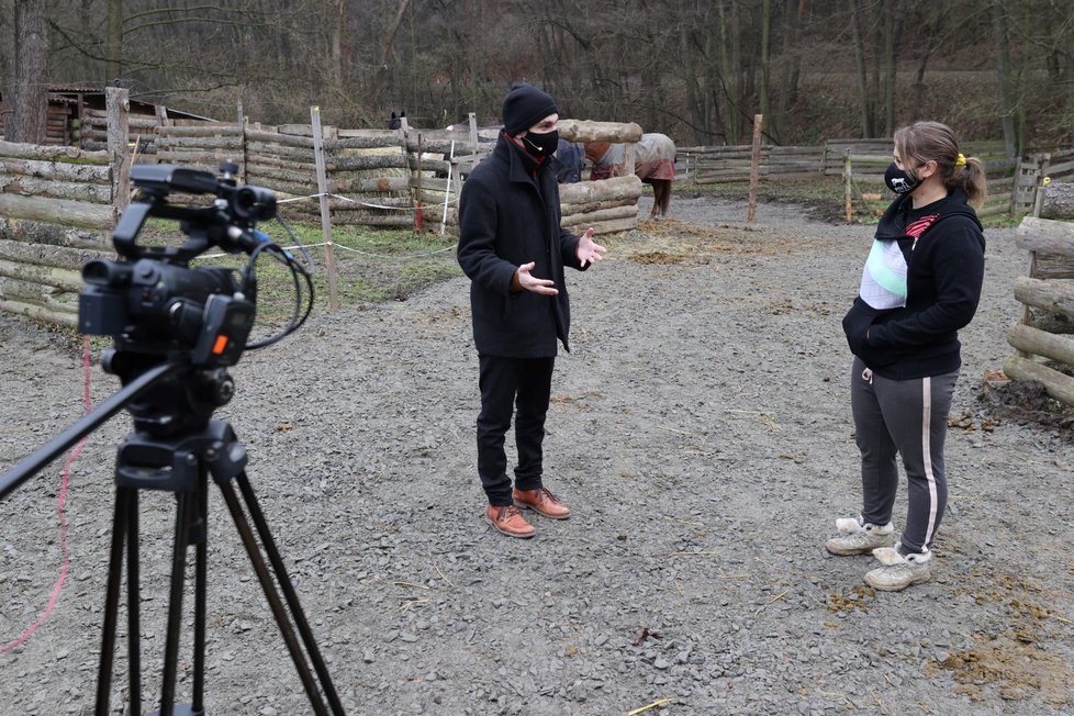 Petra Říhová ze spolku Pinta - druhá šance se stará o opuštěné a týrané koně.