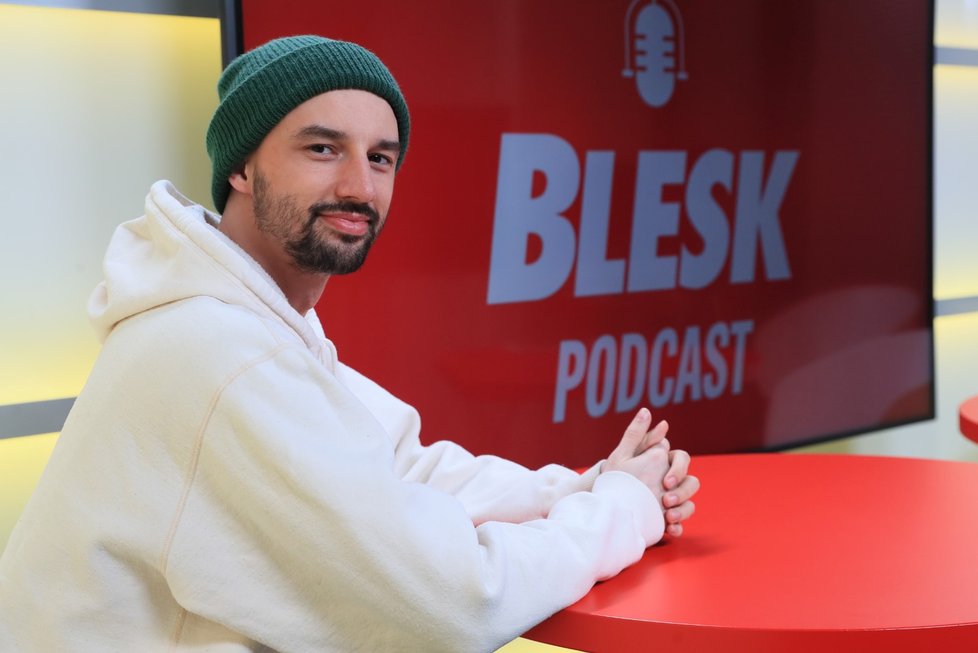 Jonáš Čumrik v pořadu Blesk Podcast mluvil o kampani, na níž pracovali influenceři Anna Šulcová a Jakub Gulab.