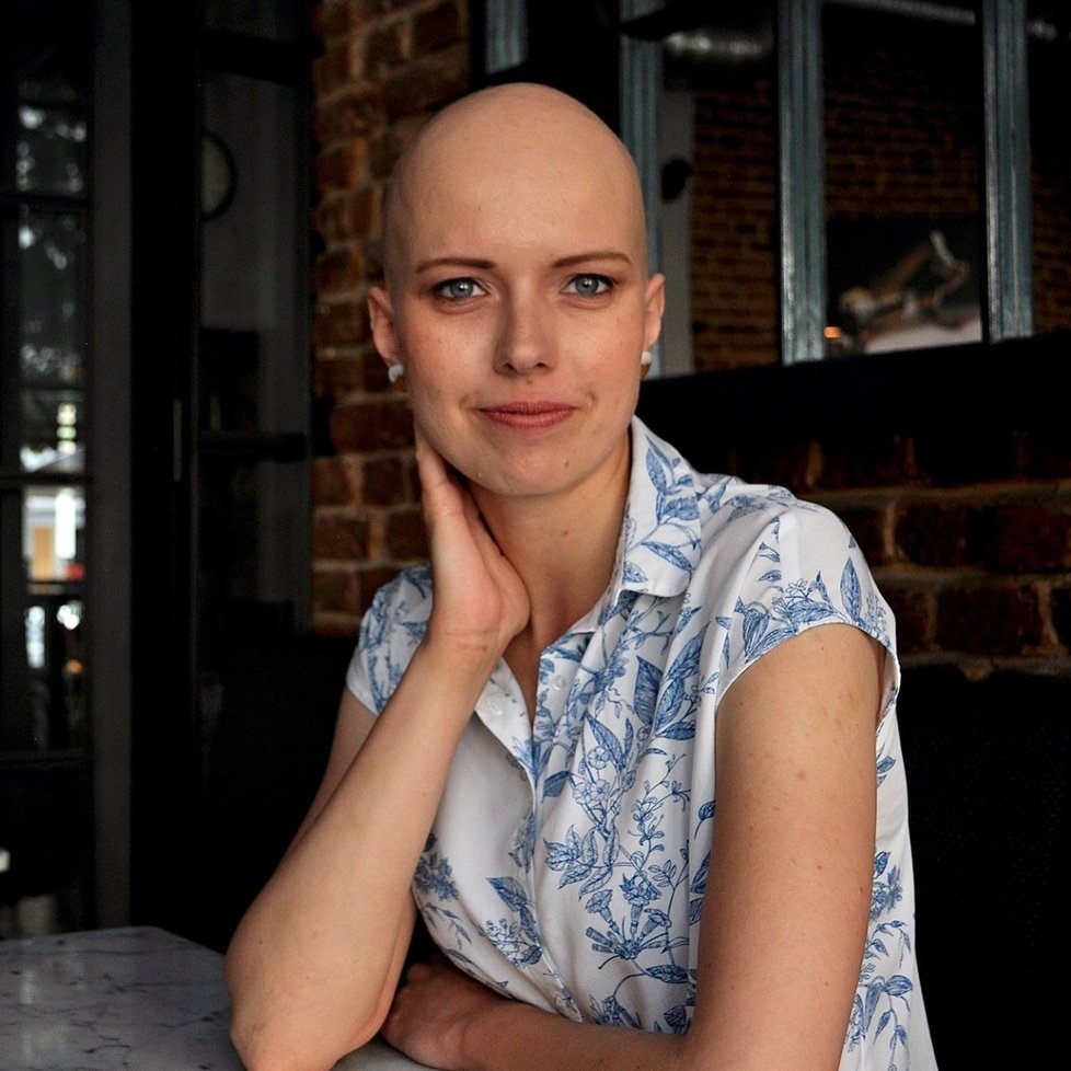 Tereza Drahoňovská napsala komiks o svém boji s alopecií. Čtenáře nadchl svojí upřímností, citlivostí a humorem.