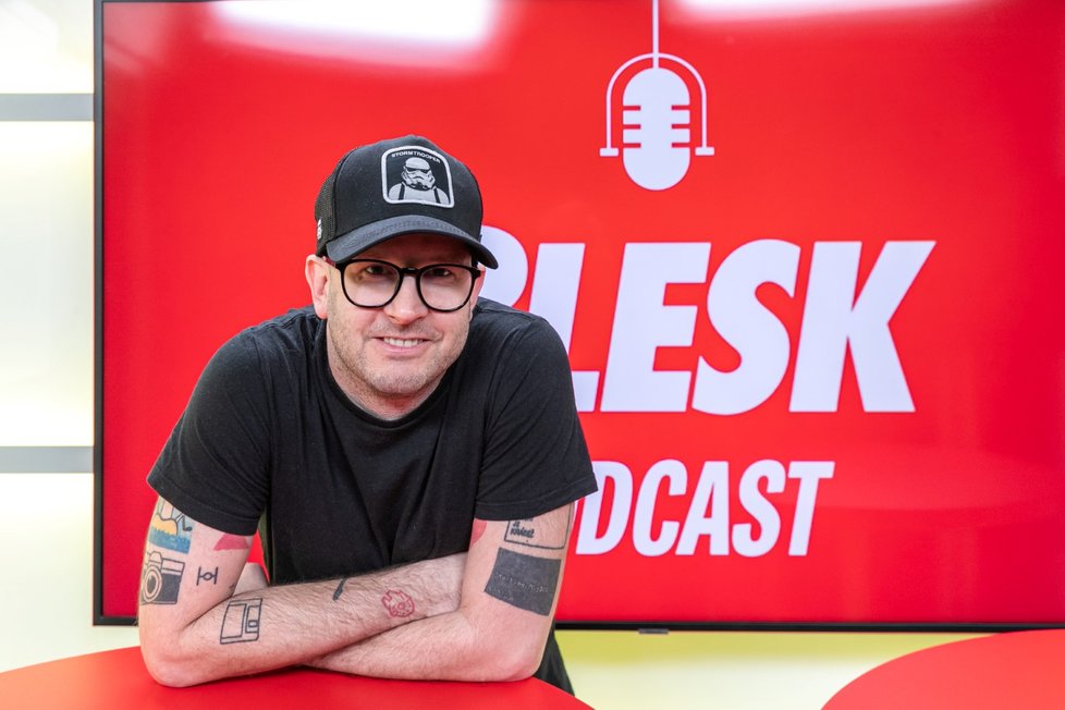 Hostem pořadu Blesk Podcast byl Tomáš Břínek alias TMBK.