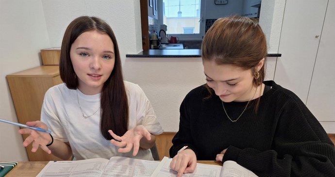 Někdy ty příklady z Cermatu jsou nemožné, říká vlevo Nikol.