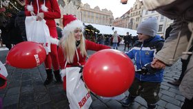 Ježíšek od Blesku měl pro děti připravené i balonky.