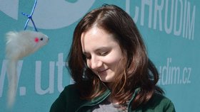 Popy s vedoucí útulku Anežkou Formanovou