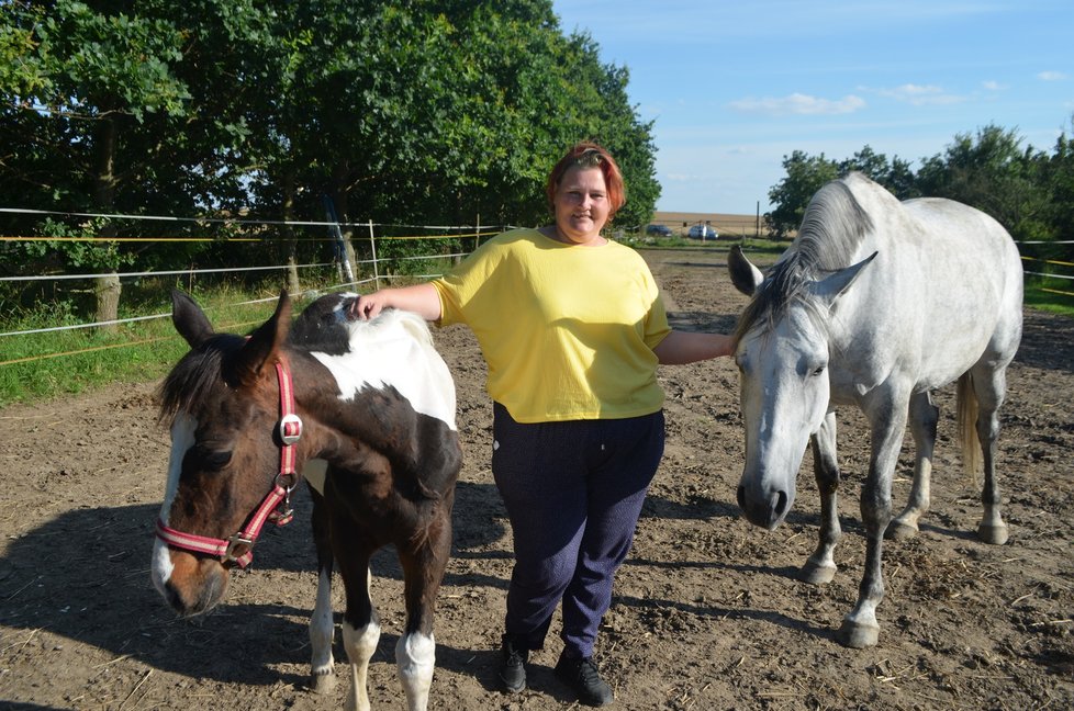 Na špatný stav koní chovatelky Veroniky Egerové poukazuje i provozovatelka Equittny, Azylu pro hospodářská zvířata a koně, Markéta Pivková.