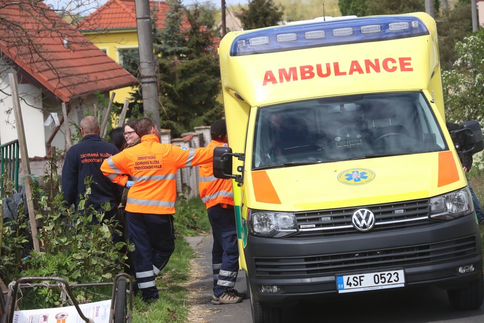 Zasahovat museli záchranáři, jednu úřednici zranil kůň