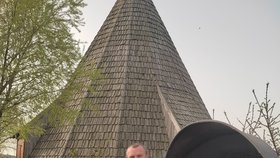 Josef Najman s redakční slečnou Maggie, kterou vyvezl i na wellness