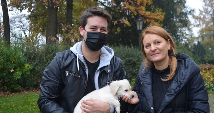Šárka Kuželová a přítel její dcery se shodli, že je adoptované štěně v této nelehké době stmelilo