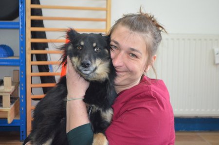 Miška se svou adoptivní paničkou, veterinářkou Dorotou Lippert