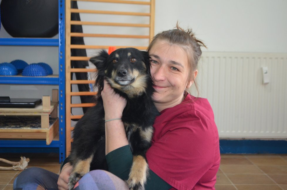 Miška se svou adoptivní paničkou, veterinářkou Dorotou Lippert