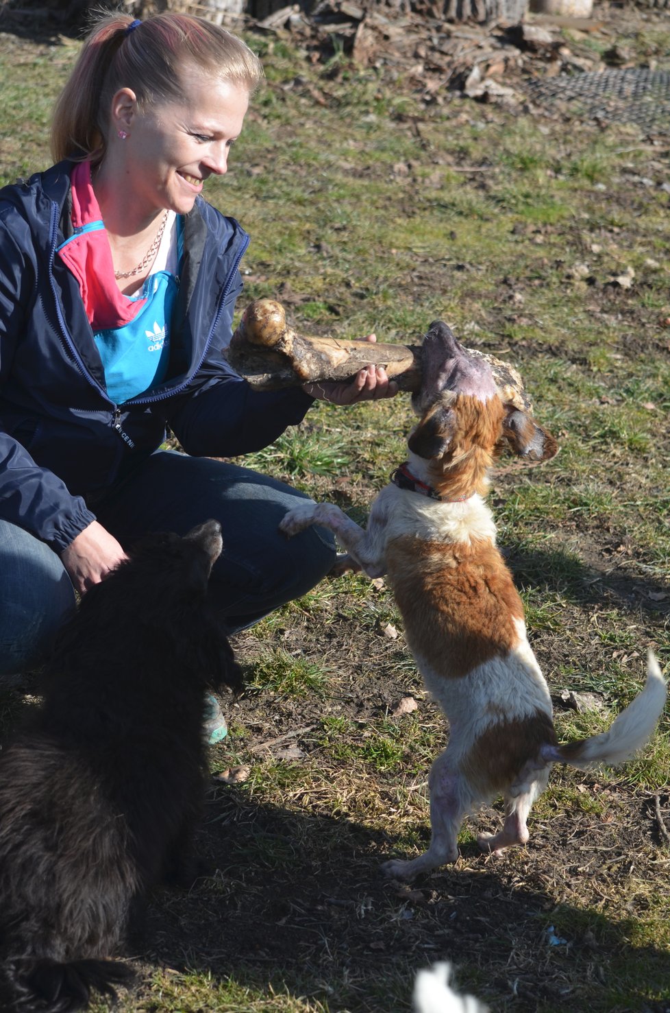 Lola v důsledku nemoci trpí neřízenou chutí k jídlu