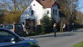 Na místě byla policie, veterinární inspektorka, zástupce tachovského odboru životního prostředí a zástupci tachovského Útulku U Šmudliny