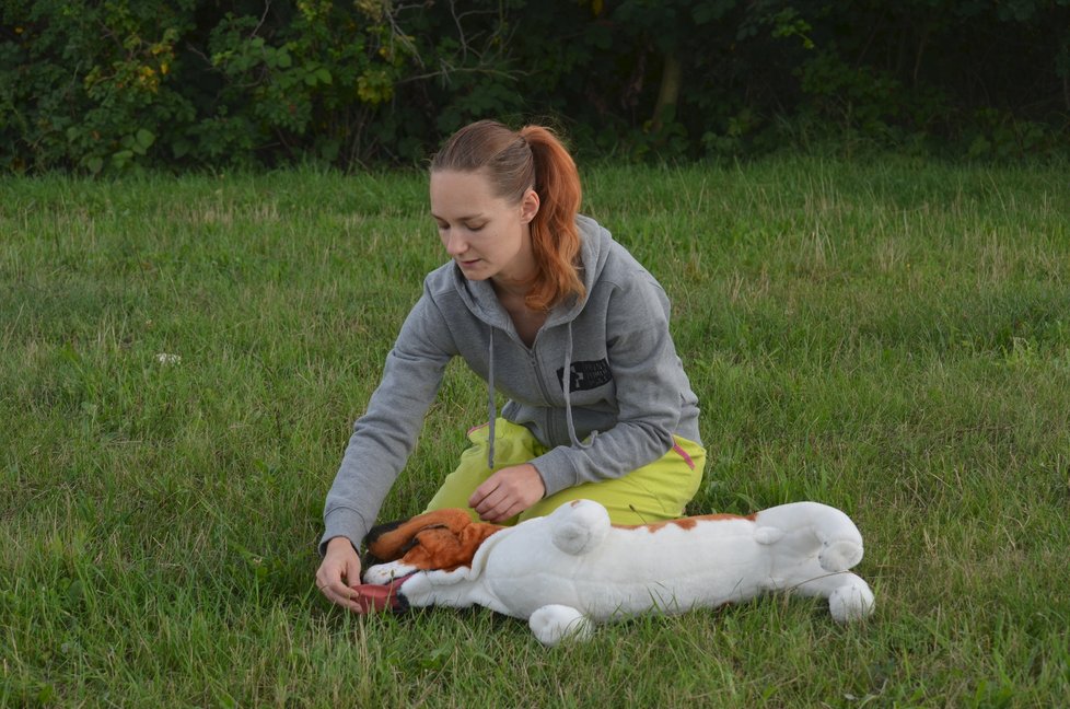 Kateřina Šponarová ukáže, jak psa správně resuscitovat