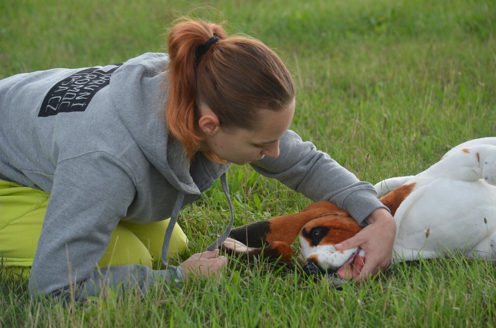 Kateřina Šponarová ukáže, jak psa správně resuscitovat