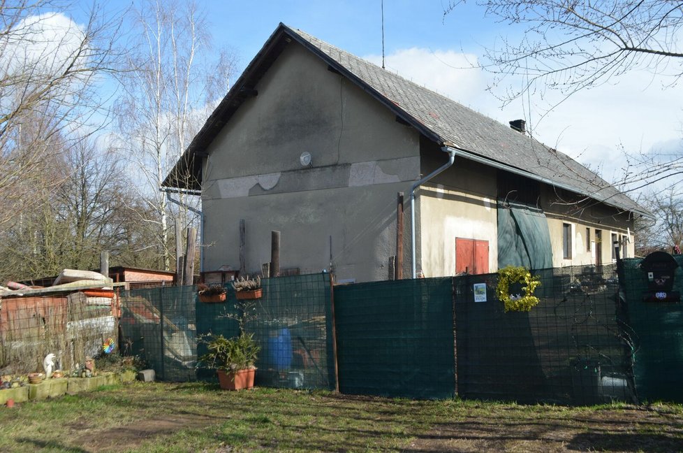 V tomto domě Lenka Pelinková provozovala Domov na konci cesty.
