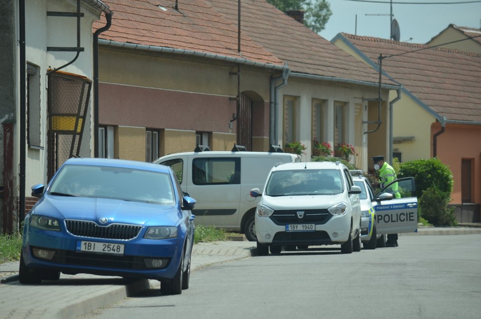 Policisté si pro střelce přijeli do domu v Odrovicích