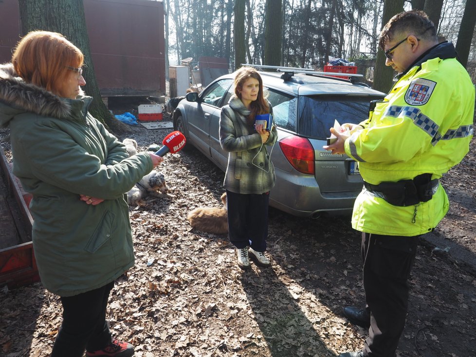 Přítel chovatelky zavolal na reportéry městskou policii