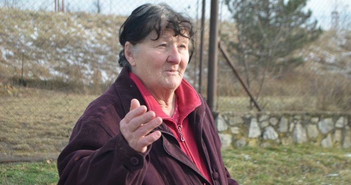 Helena Škrabanová si neuvědomuje, že si pořízením feny zadělávají na další problém. Ten předešlý za ně vyřešili a zaplatili zvířecí záchranáři