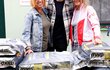 Stovky kilogramů superprémiového krmiva Marp získal útulek v Tachově. S redaktorkami Blesk tlapek je přivezl Marek Ztracený. Stovky kilogramů superprémiového krmiva Marp získal útulek v Tachově. S redaktorkami Blesk tlapek je přivezl Marek Ztracený.
