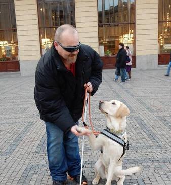 Výtěžek akce poputuje nadaci Mathilda, která se specializuje mimo jiné i na výchovu a výcvik vodících psů.