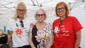 Blesk tlapky s patronkou projektu Martou Kubišovou na Festivalu Blesk tlapek.