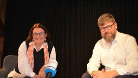 Tvářemi spolku Zvířecí ombudsman jsou patronka Eva Holubová a europoslanec Jiří Pospíšil, který projekt inicioval