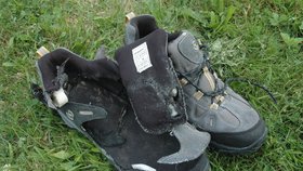 Miroslav (53) měl tyto boty na sobě, když do něj uhodil blesk.
