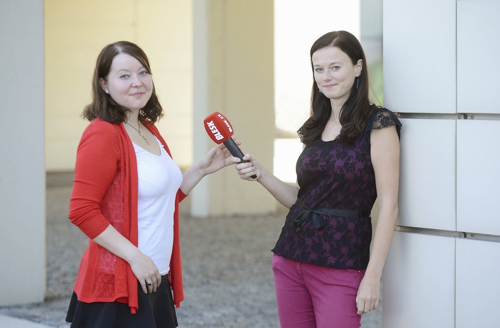 Editorka Veronika Šmídová s redaktorkou politiky Zuzanou Štíchovou.