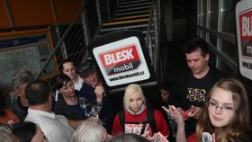 Každý chtěl získat svou BLESKmobil SIM kartu!
