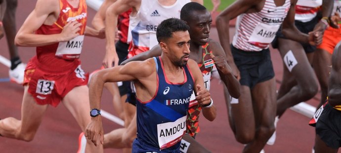 Francouzský vytrvalec Morhad Amdouni způsobil na olympiádě v Tokiu skandál, když ostatním soupeřům zničil zásoby vody!