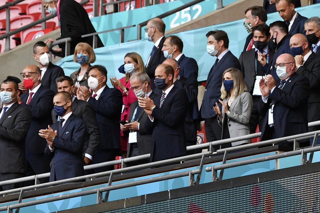 Zápas Česko - Anglie ve Wembley sledoval na tribuně i princ William.