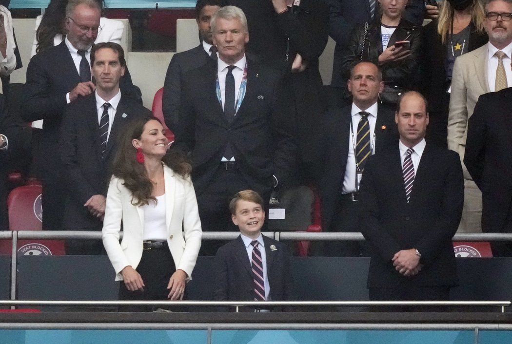 Královská rodina na stadionu Wembley při finále Euro mezi Itálií a Anglií