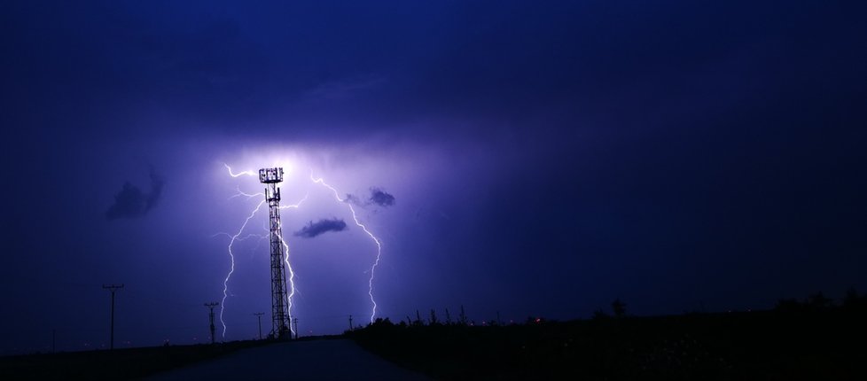 Focení počasí a blesků se věnuje i Jakubův kolega Tomáš Ralbovský.