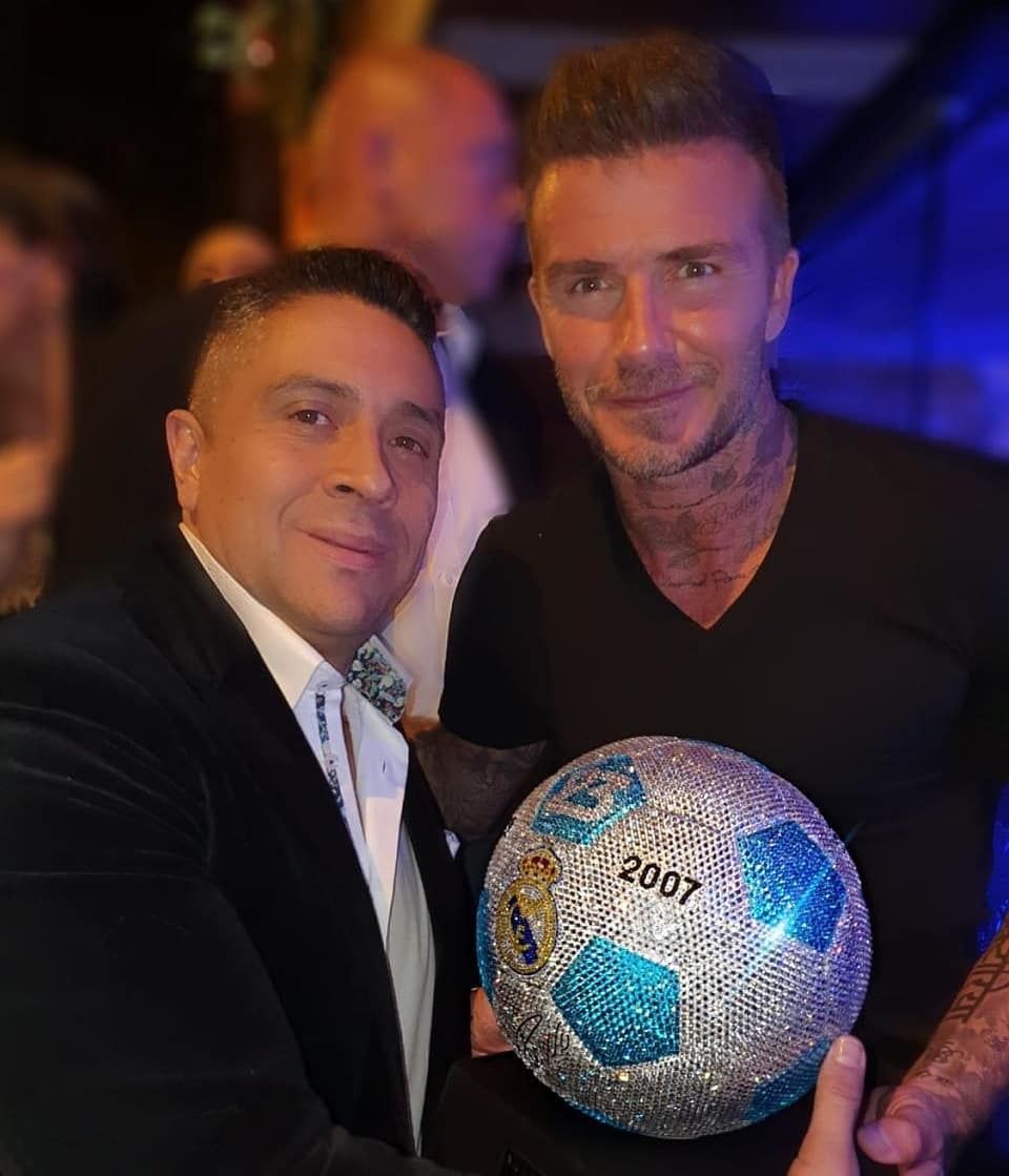 David Beckham s umělcem Mauriciem Benitezem