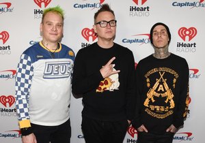 Frontman kapely Blink 182 má rakovinu.