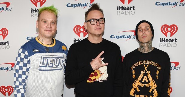 Frontman kapely Blink 182 má rakovinu.