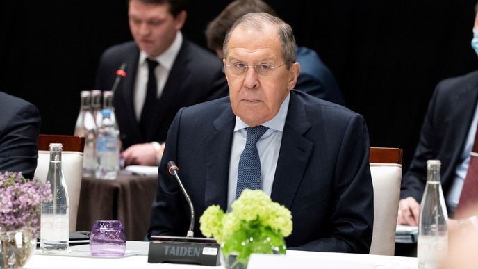 Ministři zahraničí Spojených států a Ruska, Antony Blinken a Sergej Lavrov,