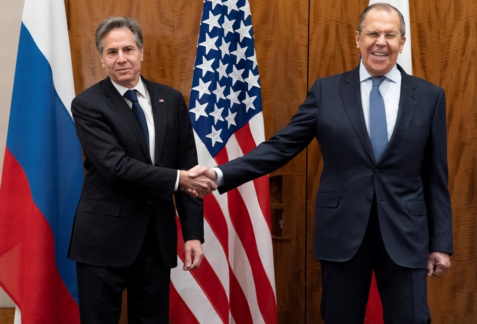 Ministři zahraničí Spojených států a Ruska Antony Blinken a Sergej Lavrov