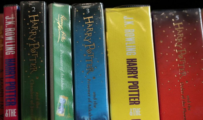 Vydavatel Harryho Pottera rekordně roste. Bloomsbury pomáhají i knihy z TikToku