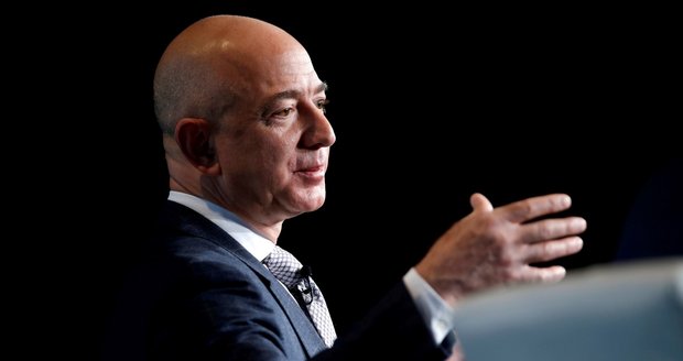 Zakladatel Amazonu Jeff Bezos: Nechal postavit pro svou krásku jachtu za 11 miliard?