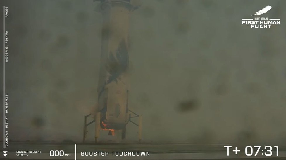 Nosná raketa sama přistála.