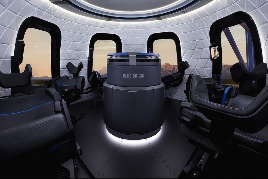 Vnitřek lodi Blue Origin.