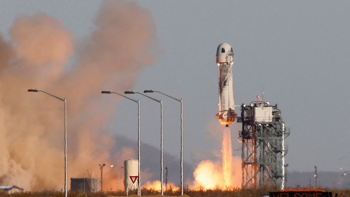 Raketa firmy Blue Origin vynesla k vesmíru dceru prvního amerického astronauta Alana Sheparda (11. 12. 2021)