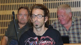 Frontman kapely Randy Blythe je stále ve vazbě