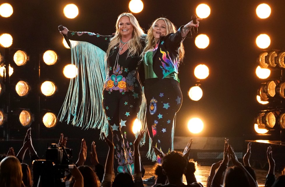 Předávání cen Billboard Music Awards 2022: Miranda Lambert a Elle King